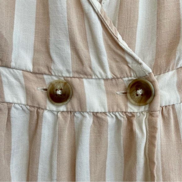 Forever 21 (S) - Cream & Beige Striped Front Button Crop Top - Picture 4 of 8